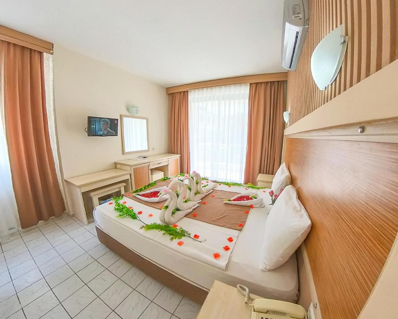 Mr Crane Hotel 3*